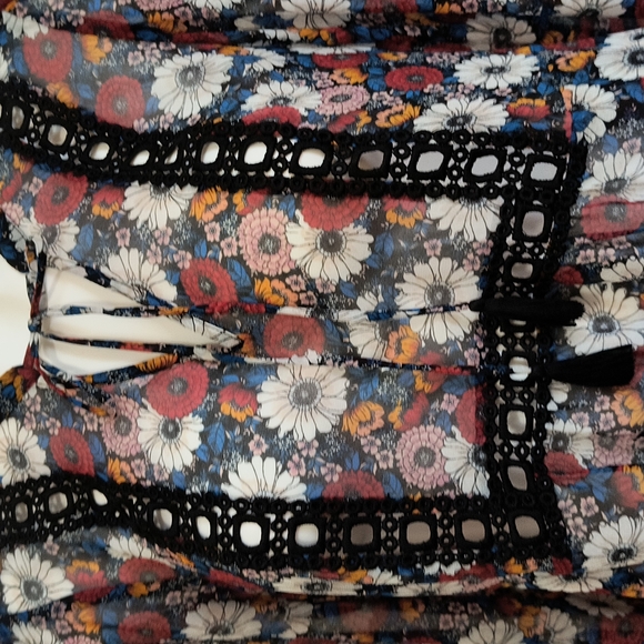 Lauren Conrad Sheer Floral Tunic - Picture 4 of 6